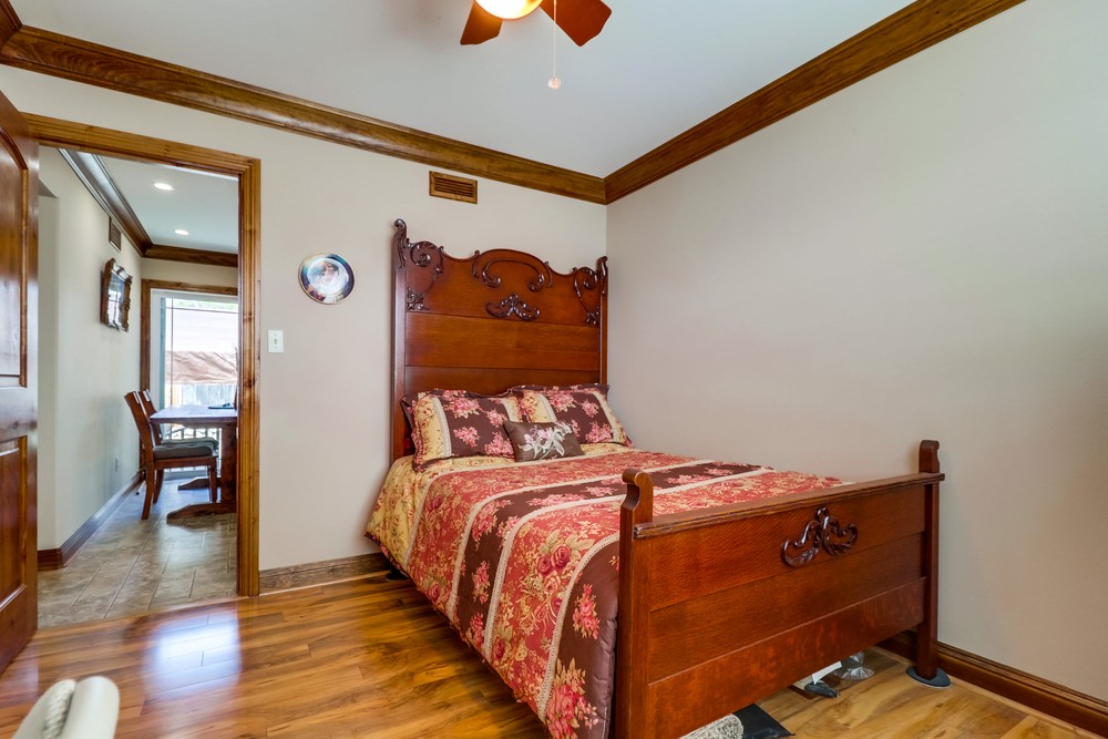 Virtual tour photo 25 of 44 for 7426 Blix St