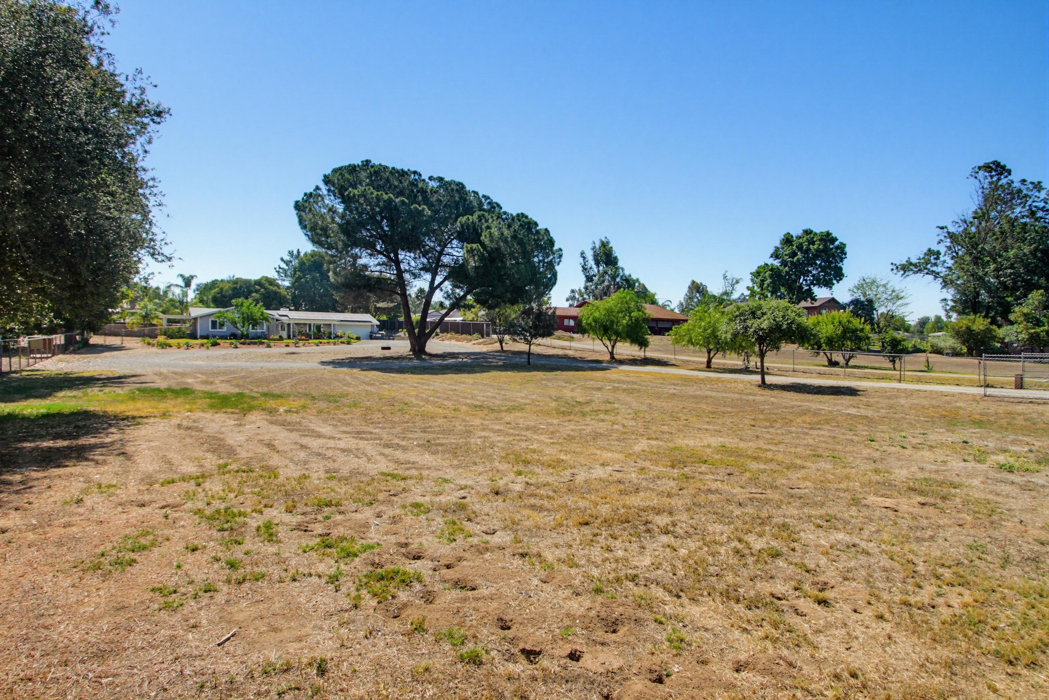 Virtual tour photo 4 of 61 for 743 Davis St