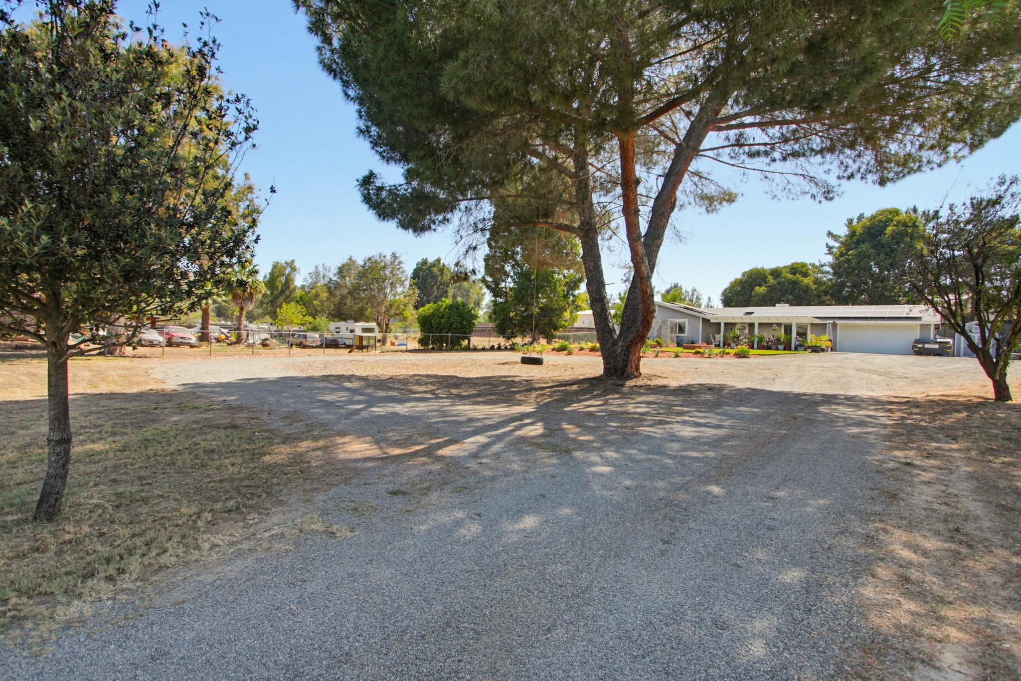 Virtual tour photo 7 of 61 for 743 Davis St