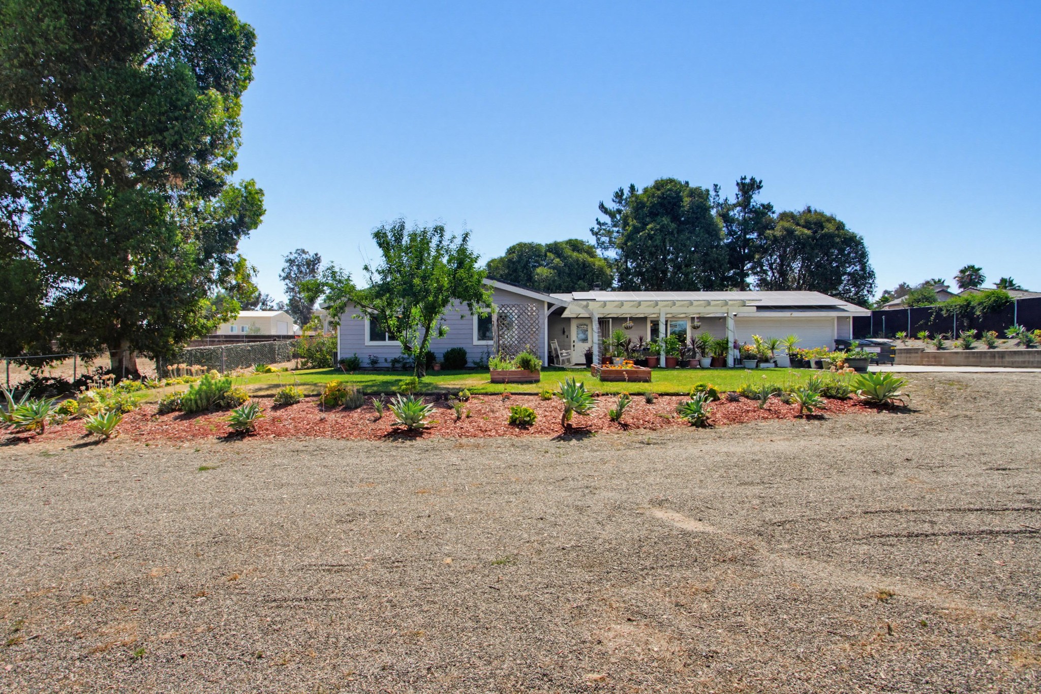 Virtual tour photo 9 of 61 for 743 Davis St