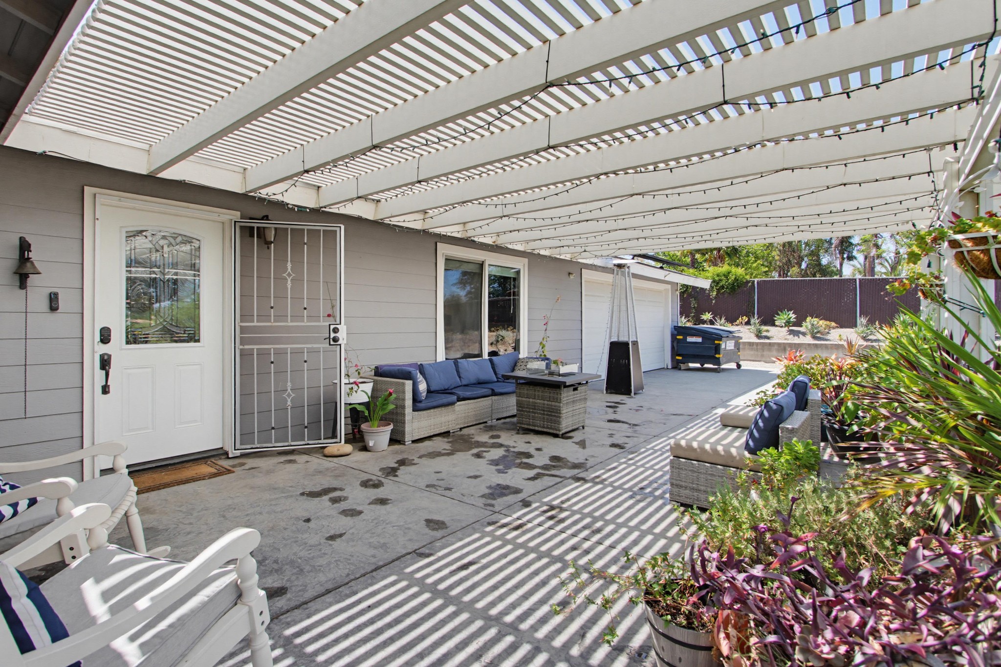 Virtual tour photo 14 of 61 for 743 Davis St