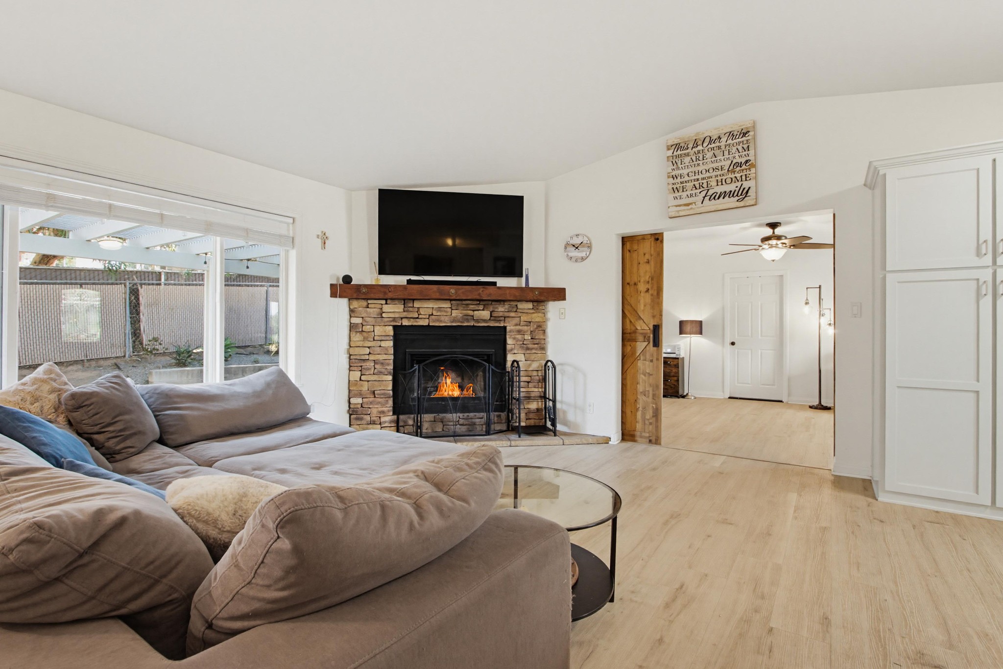 Virtual tour photo 18 of 61 for 743 Davis St