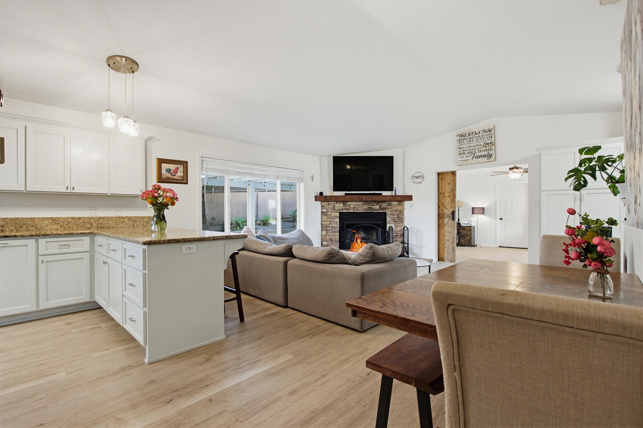 Virtual tour photo 20 of 61 for 743 Davis St