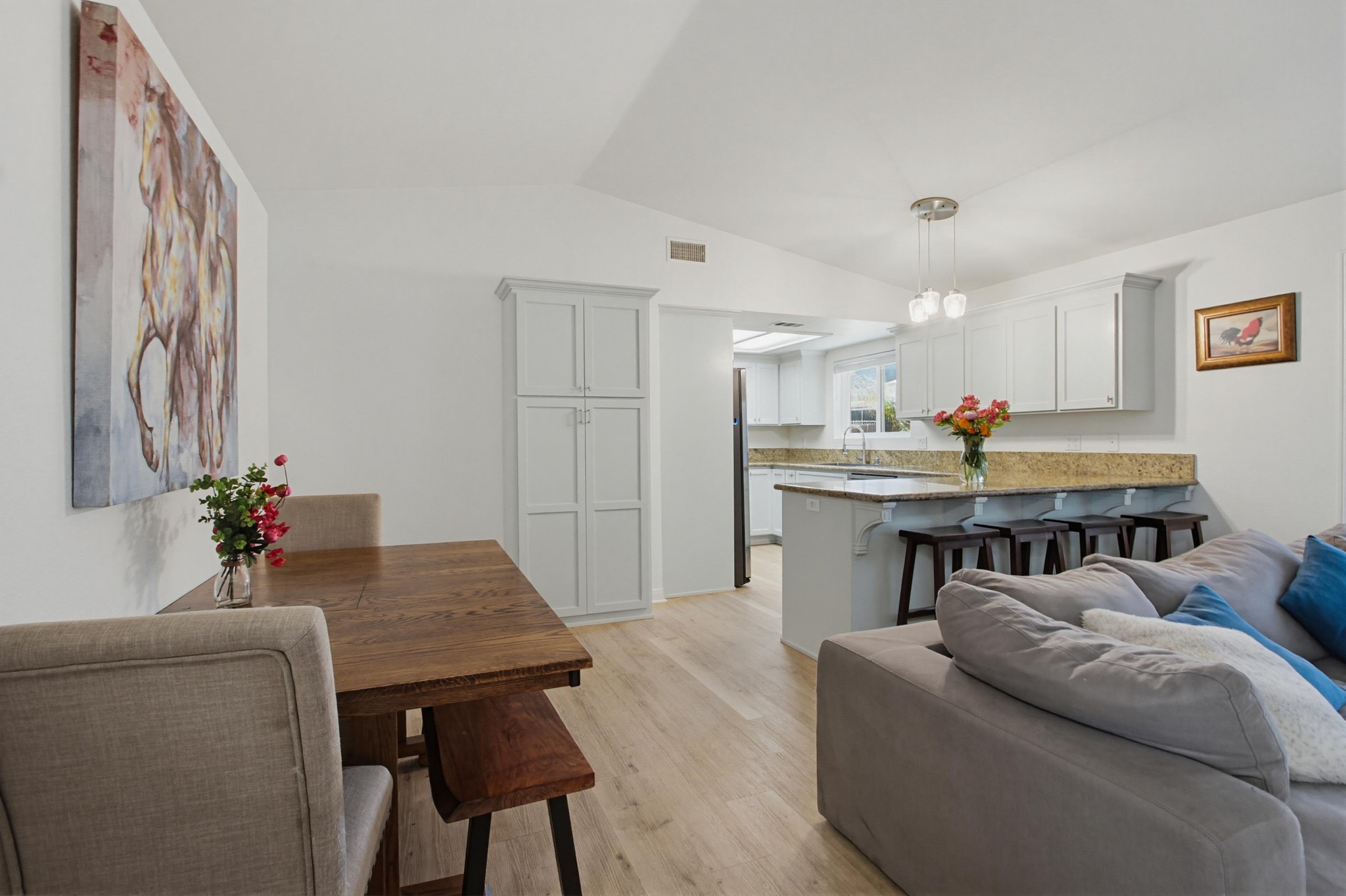 Virtual tour photo 22 of 61 for 743 Davis St