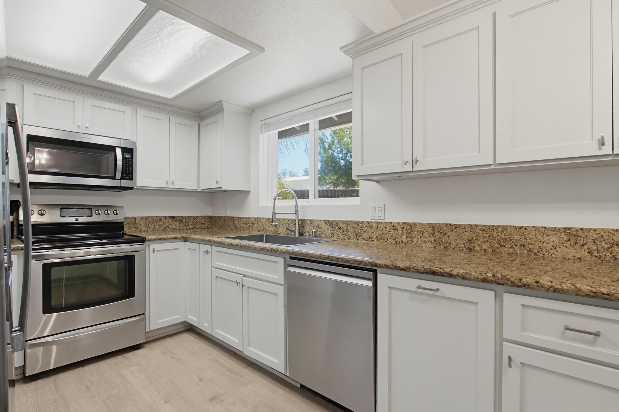 Virtual tour photo 24 of 61 for 743 Davis St