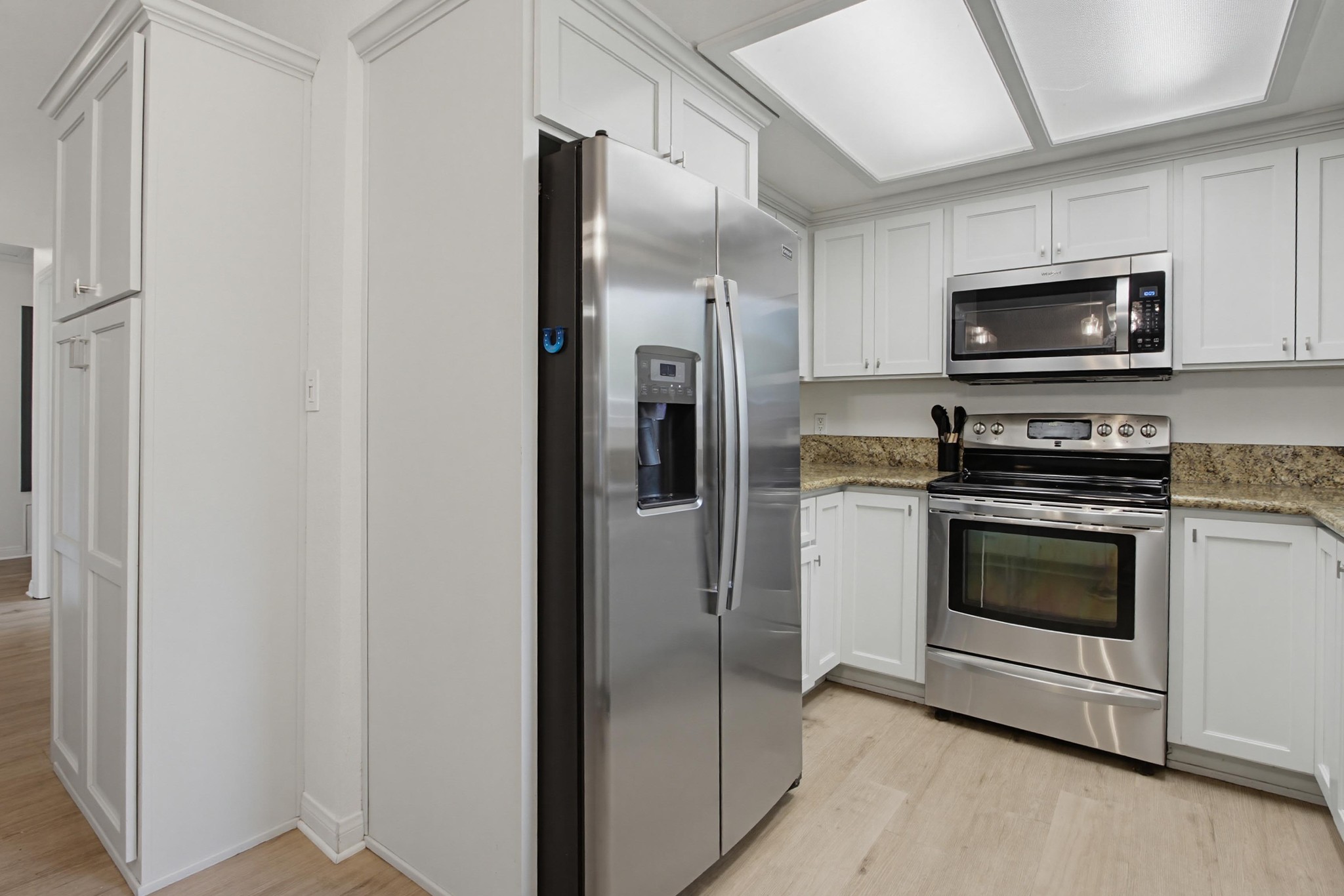 Virtual tour photo 25 of 61 for 743 Davis St