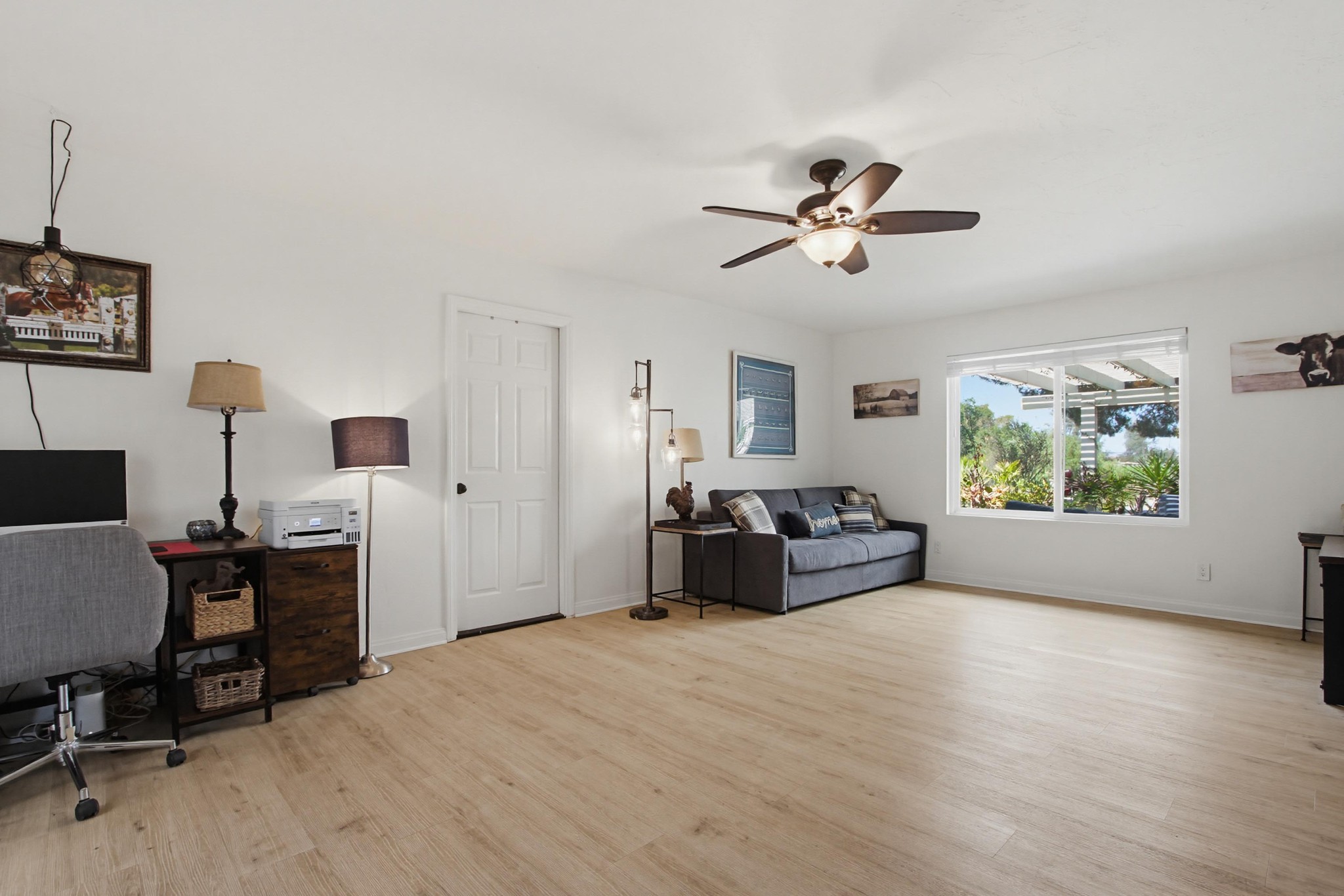 Virtual tour photo 32 of 61 for 743 Davis St