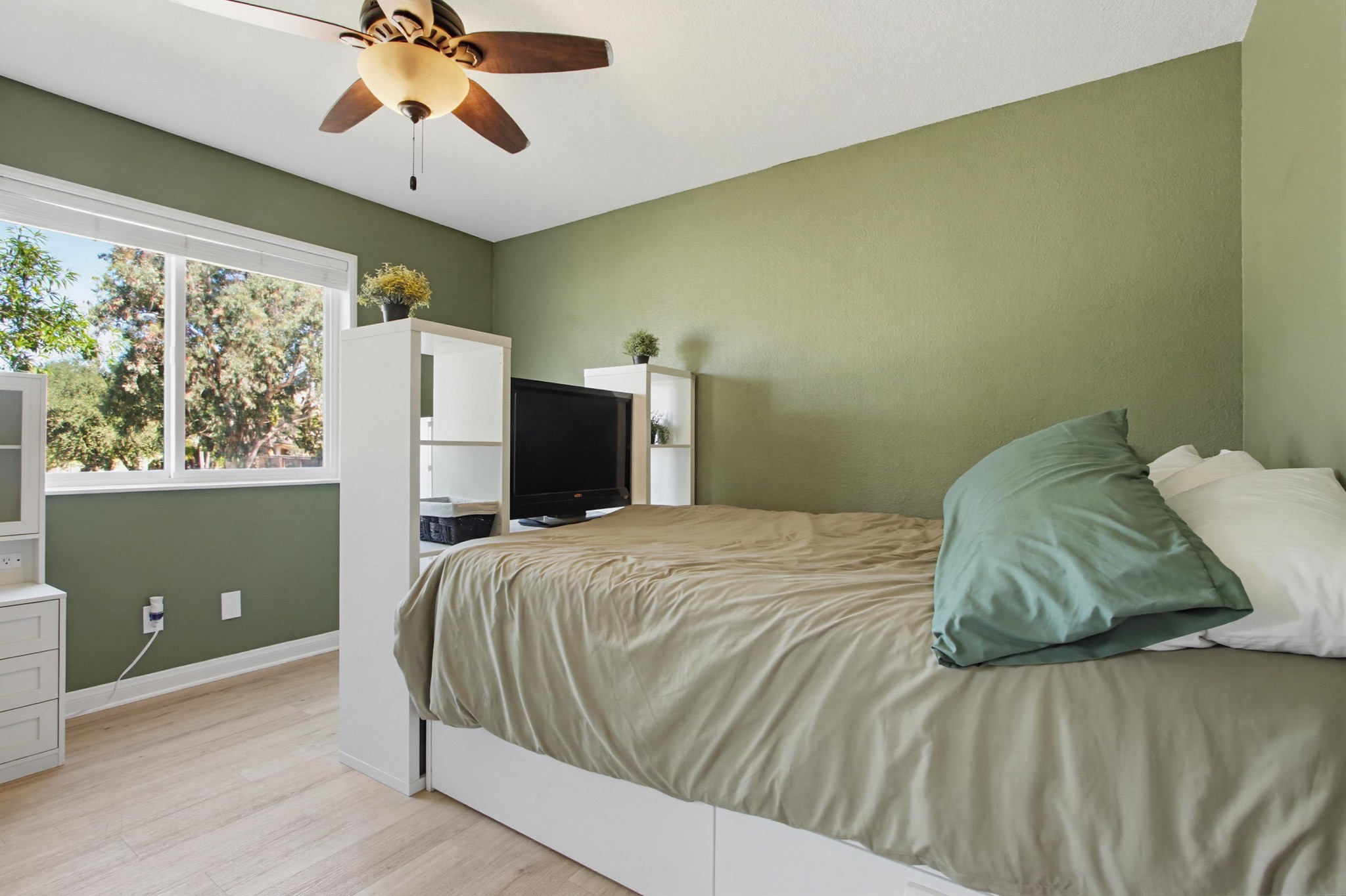 Virtual tour photo 44 of 61 for 743 Davis St