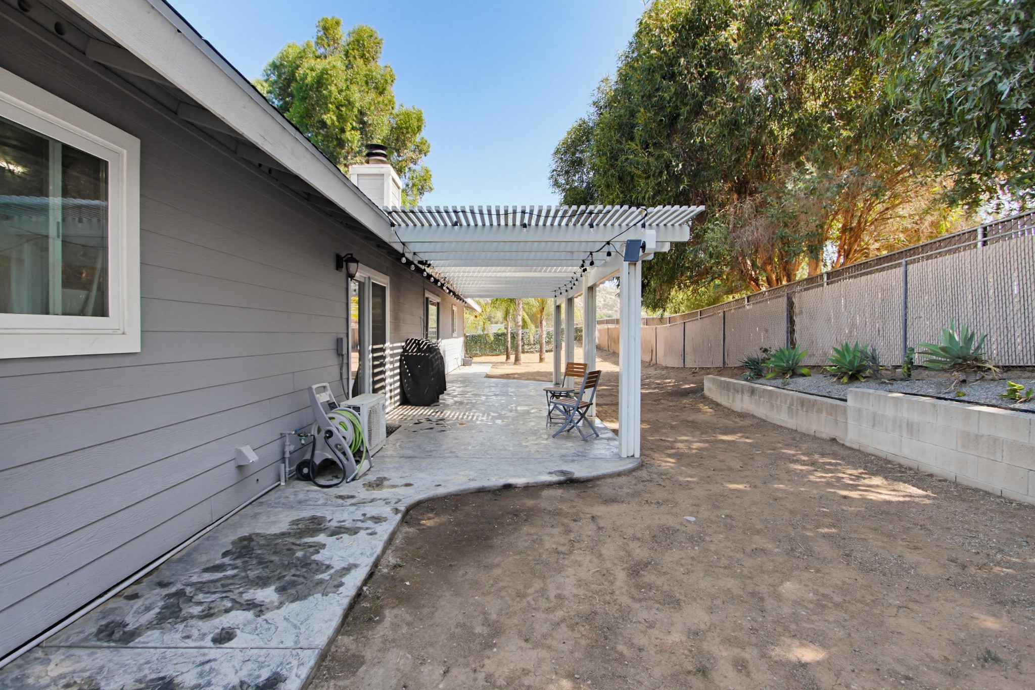 Virtual tour photo 50 of 61 for 743 Davis St