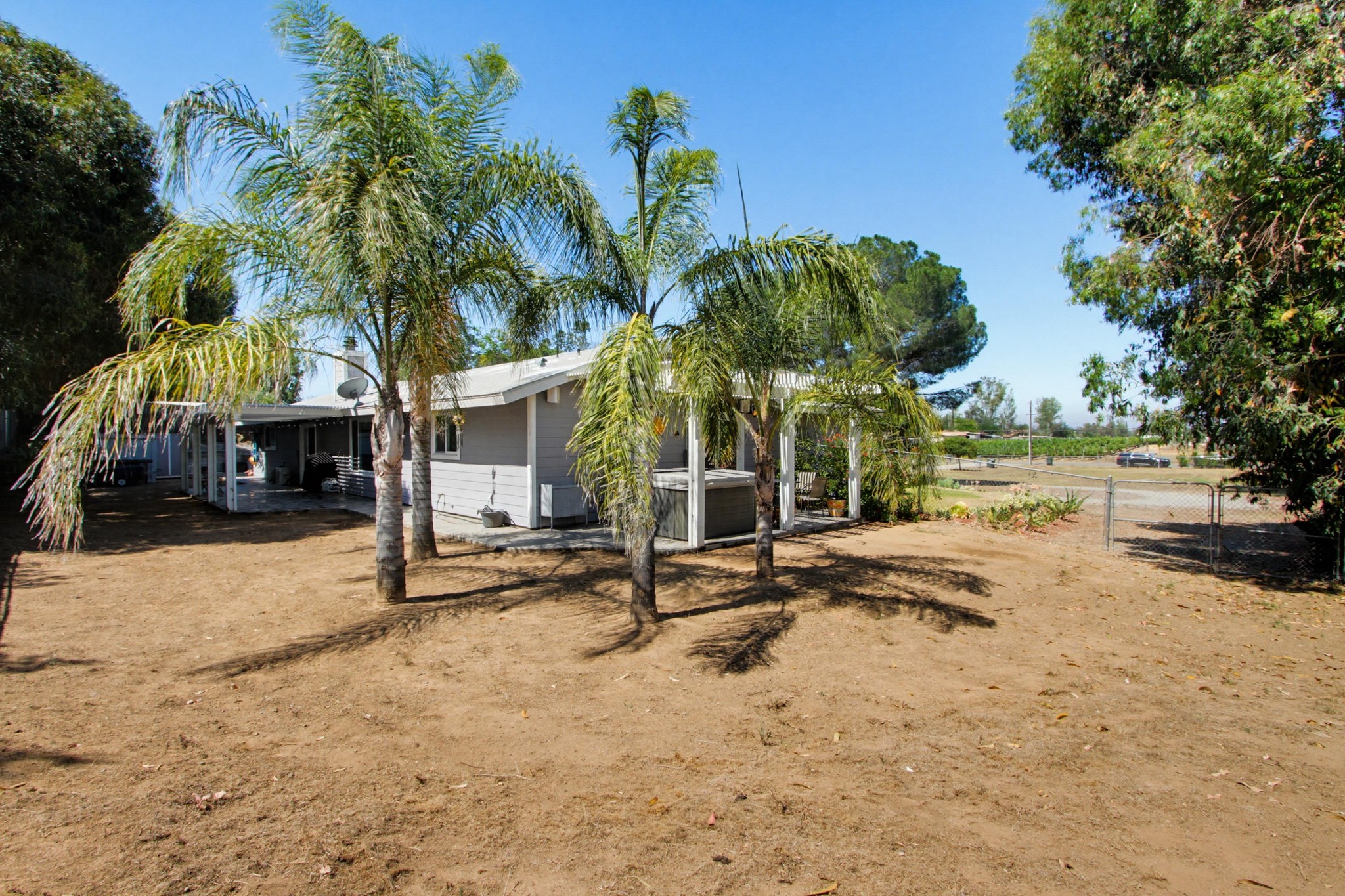 Virtual tour photo 54 of 61 for 743 Davis St