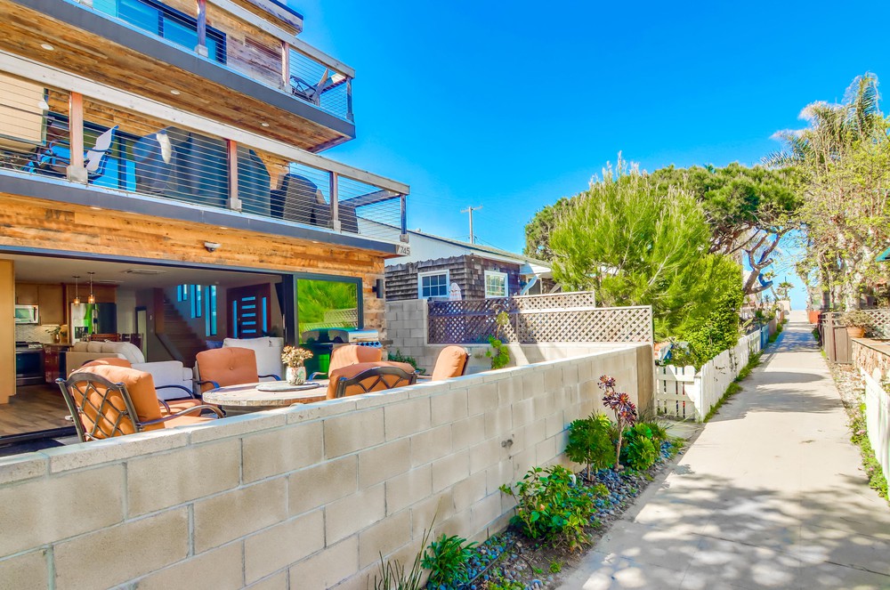 Virtual tour photo 4 of 57 for 745 Island Ct