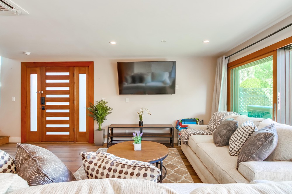Virtual tour photo 11 of 57 for 745 Island Ct