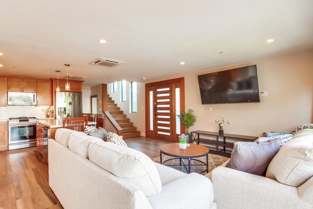 Virtual tour photo 19 of 57 for 745 Island Ct