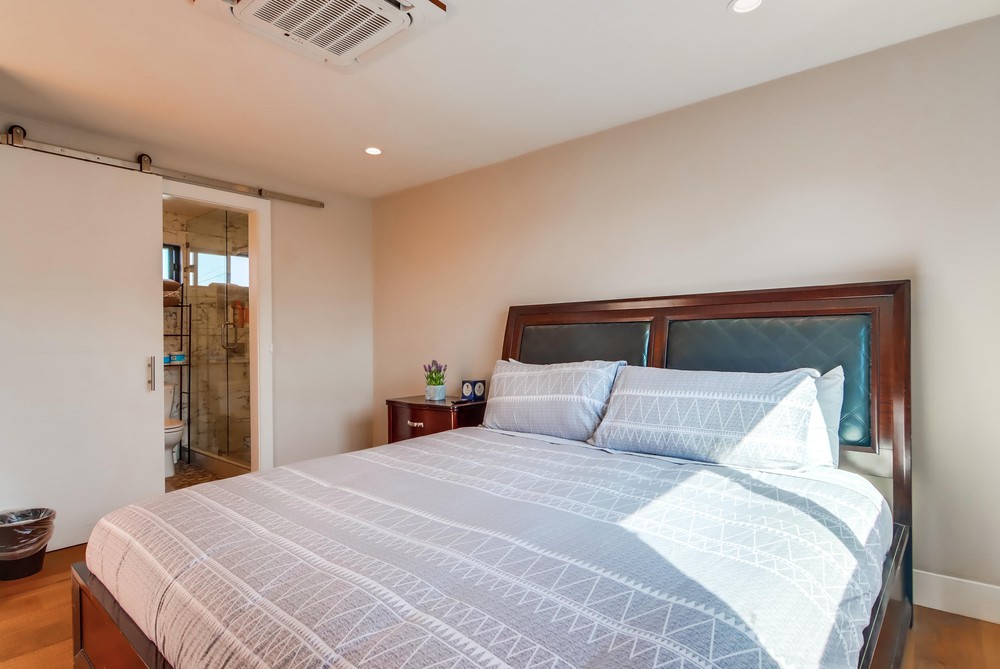 Virtual tour photo 28 of 57 for 745 Island Ct