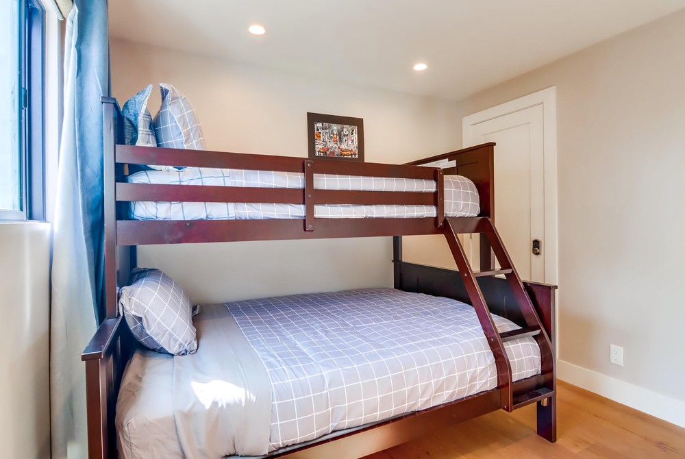 Virtual tour photo 37 of 57 for 745 Island Ct