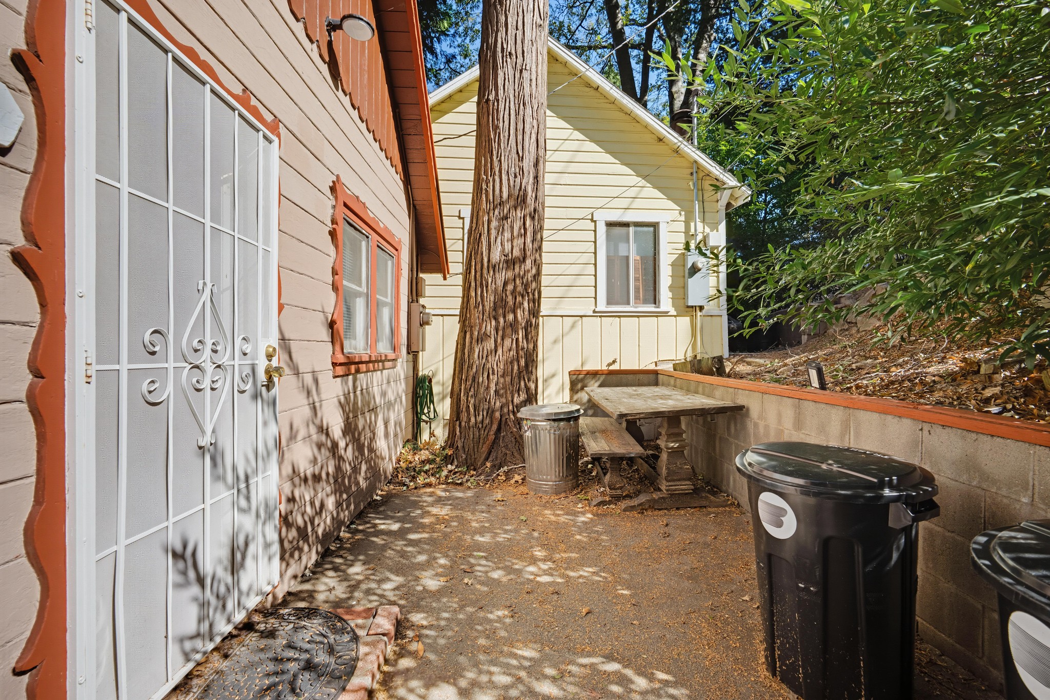 Virtual tour photo 3 of 37 for 745 N Village Ln