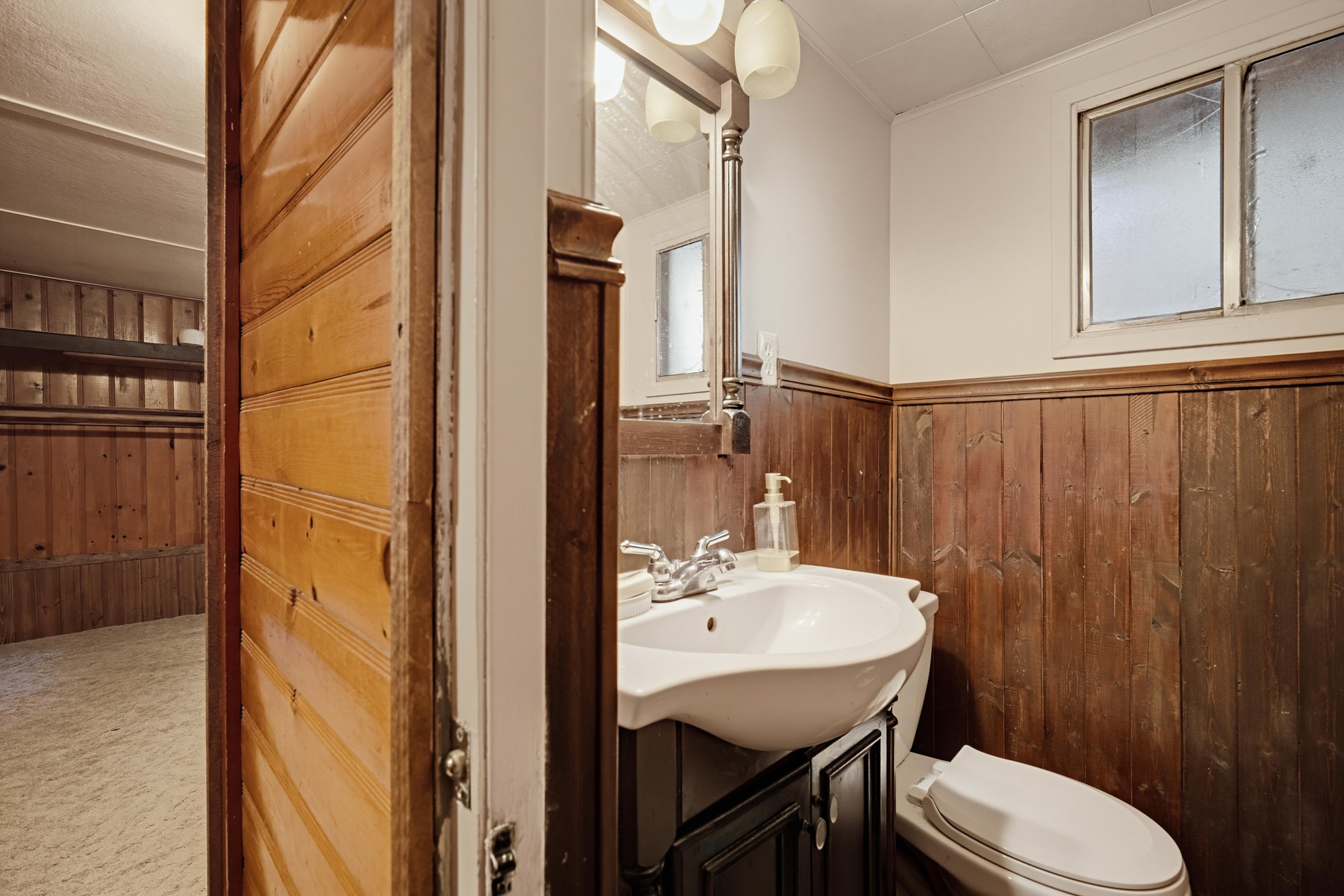 Virtual tour photo 20 of 37 for 745 N Village Ln
