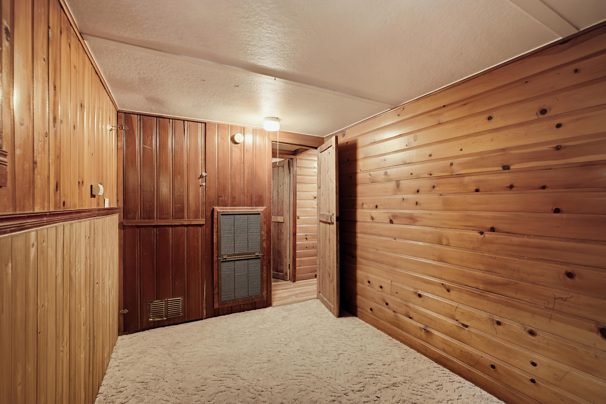 Virtual tour photo 22 of 37 for 745 N Village Ln