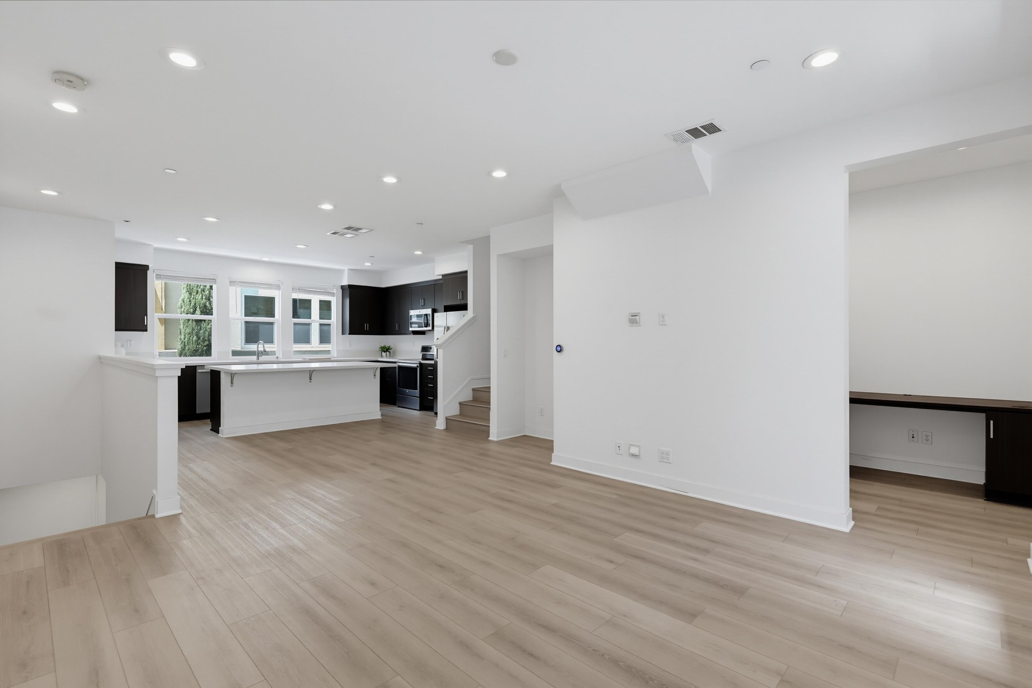 Virtual tour photo 13 of 53 for 745 Shoreline Rd