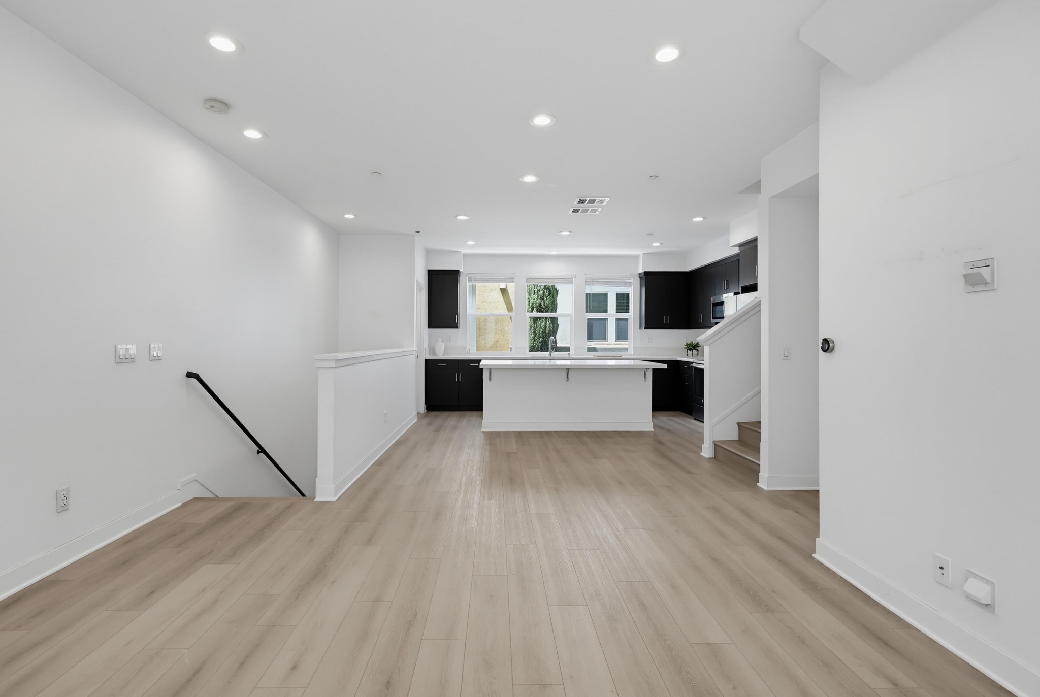 Virtual tour photo 14 of 53 for 745 Shoreline Rd