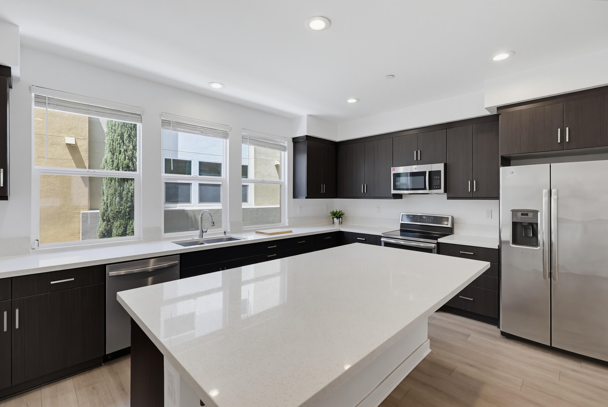 Virtual tour photo 21 of 53 for 745 Shoreline Rd