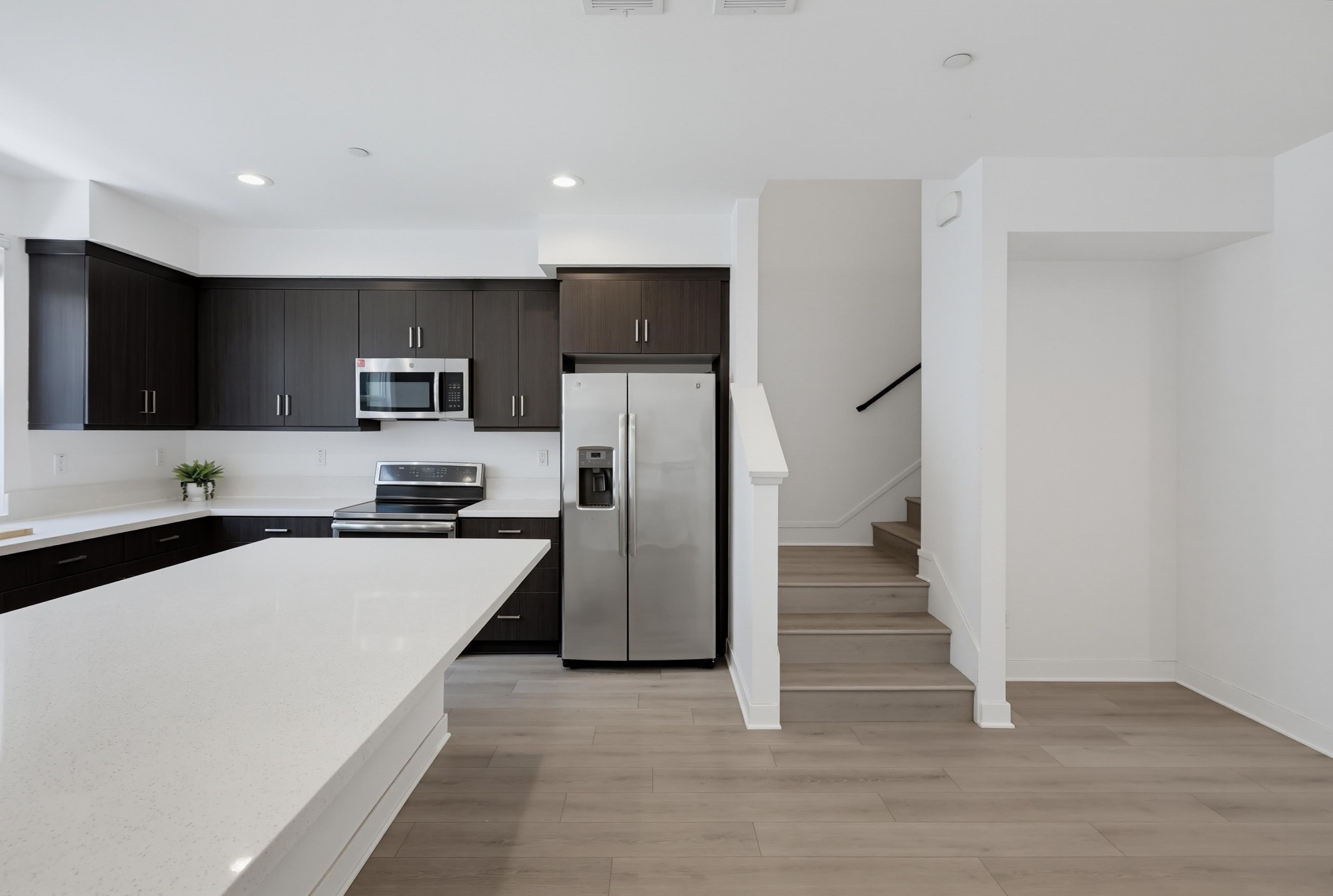 Virtual tour photo 22 of 53 for 745 Shoreline Rd