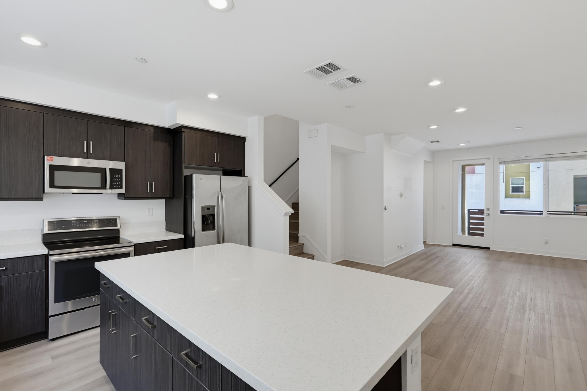 Virtual tour photo 23 of 53 for 745 Shoreline Rd