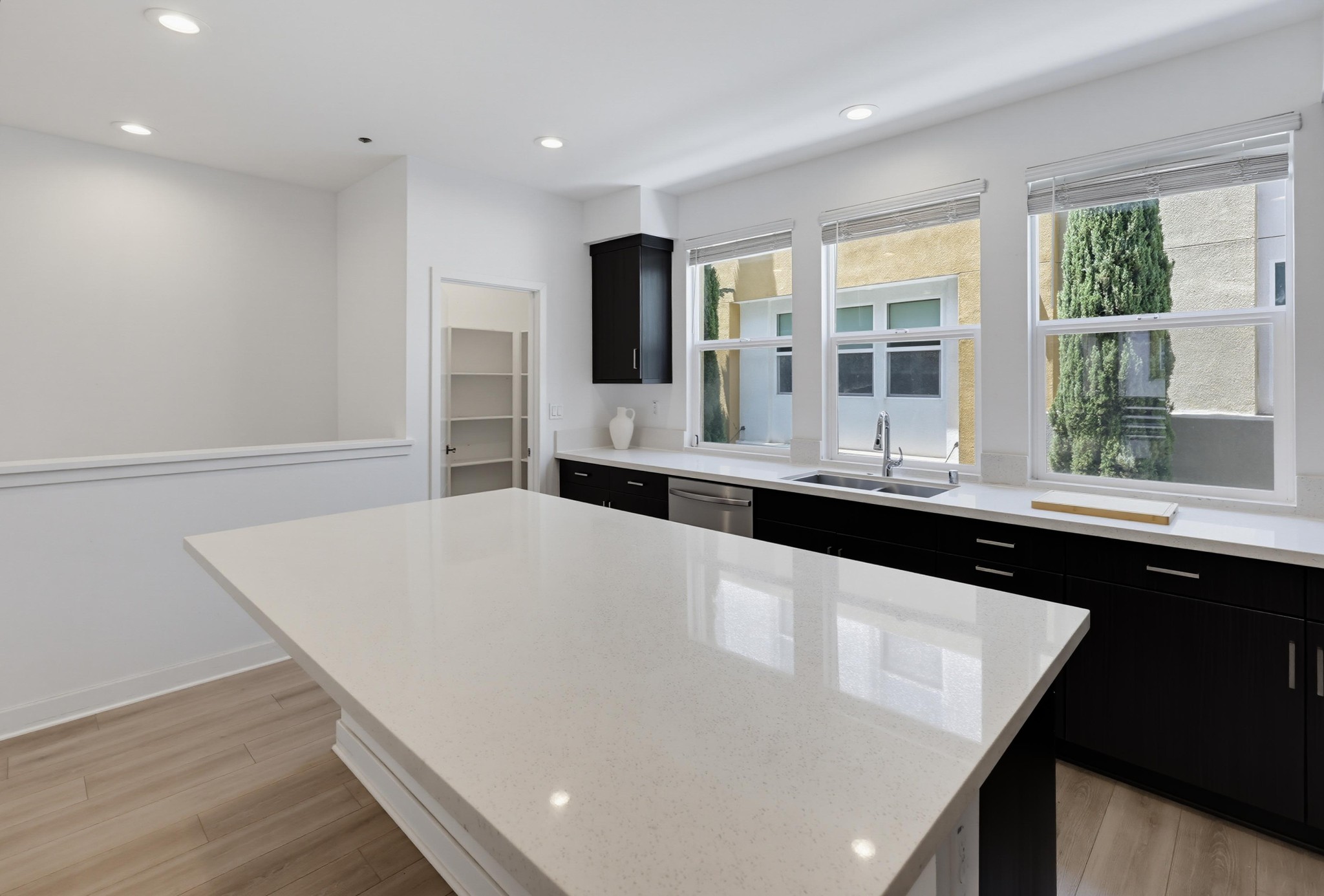 Virtual tour photo 24 of 53 for 745 Shoreline Rd