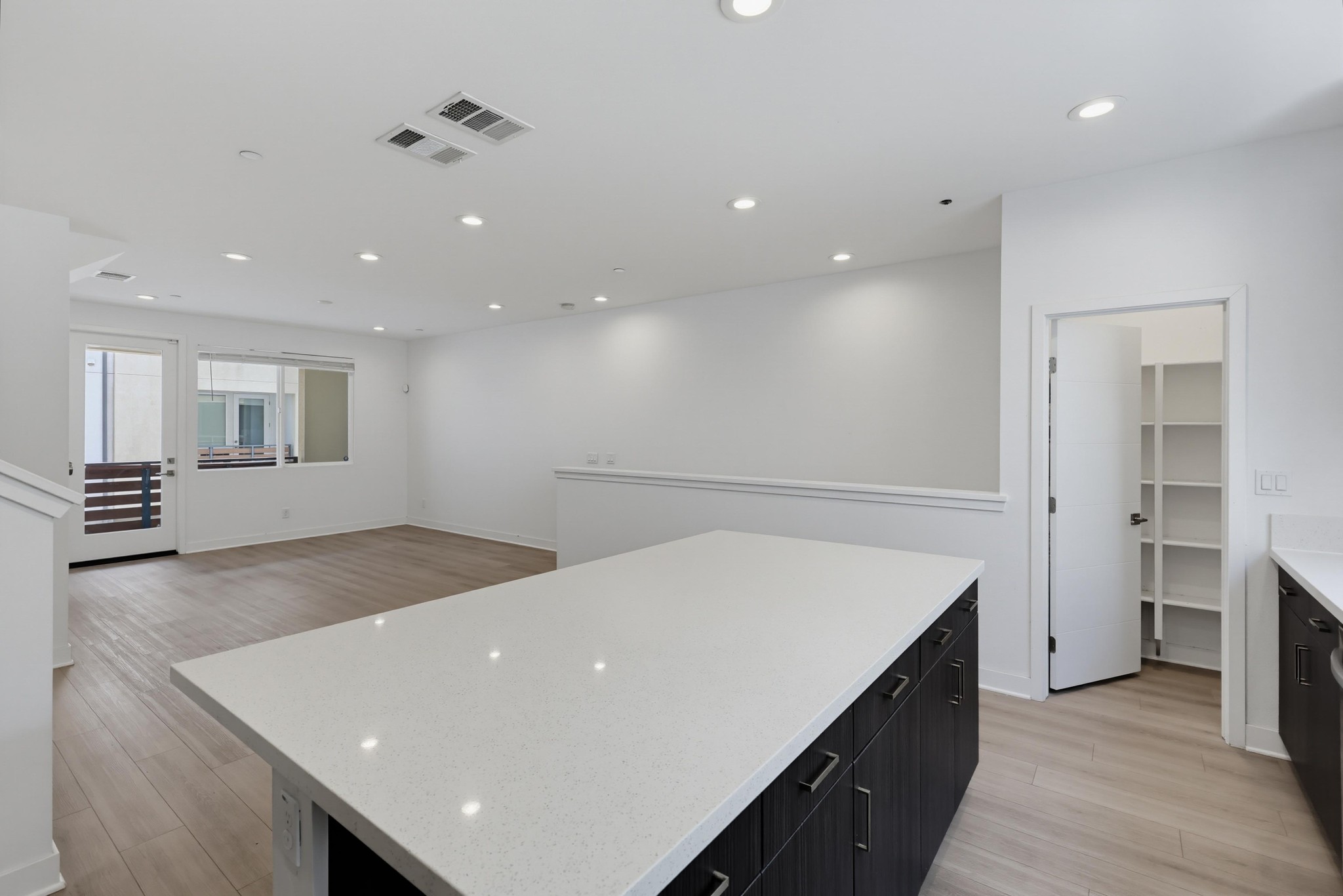 Virtual tour photo 26 of 53 for 745 Shoreline Rd
