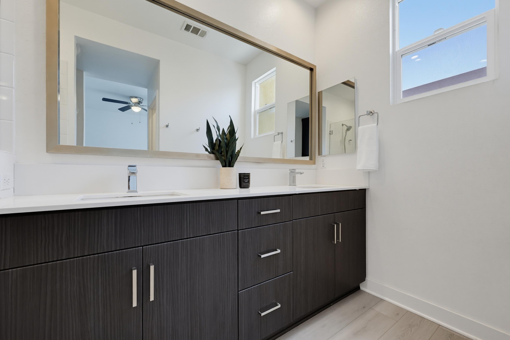 Virtual tour photo 37 of 53 for 745 Shoreline Rd
