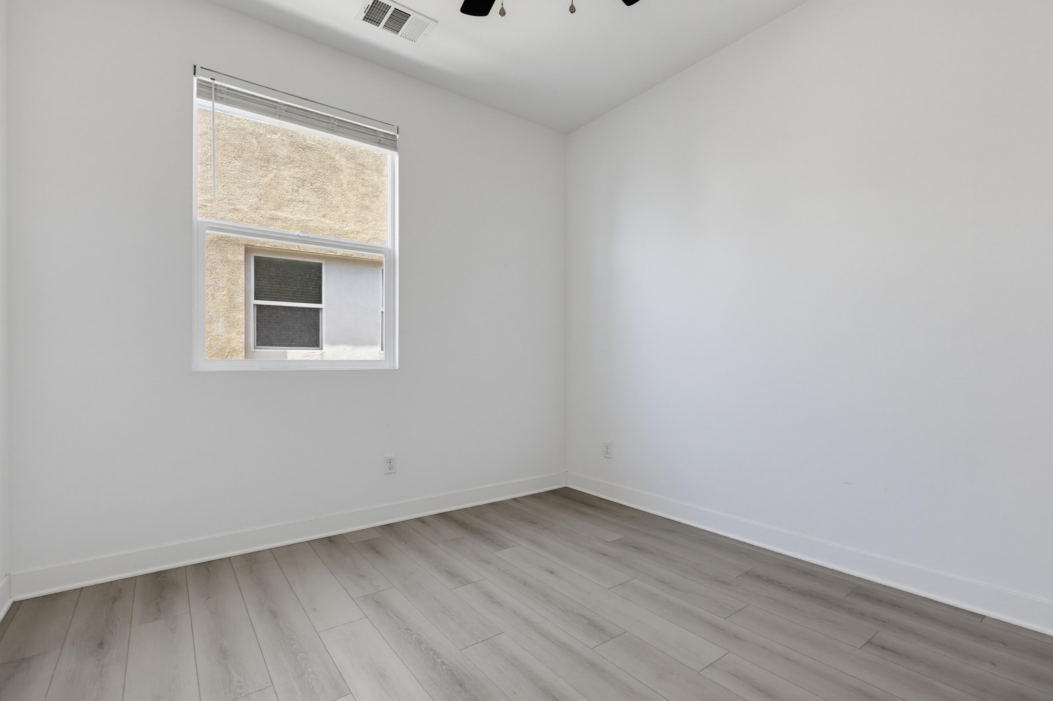 Virtual tour photo 39 of 53 for 745 Shoreline Rd