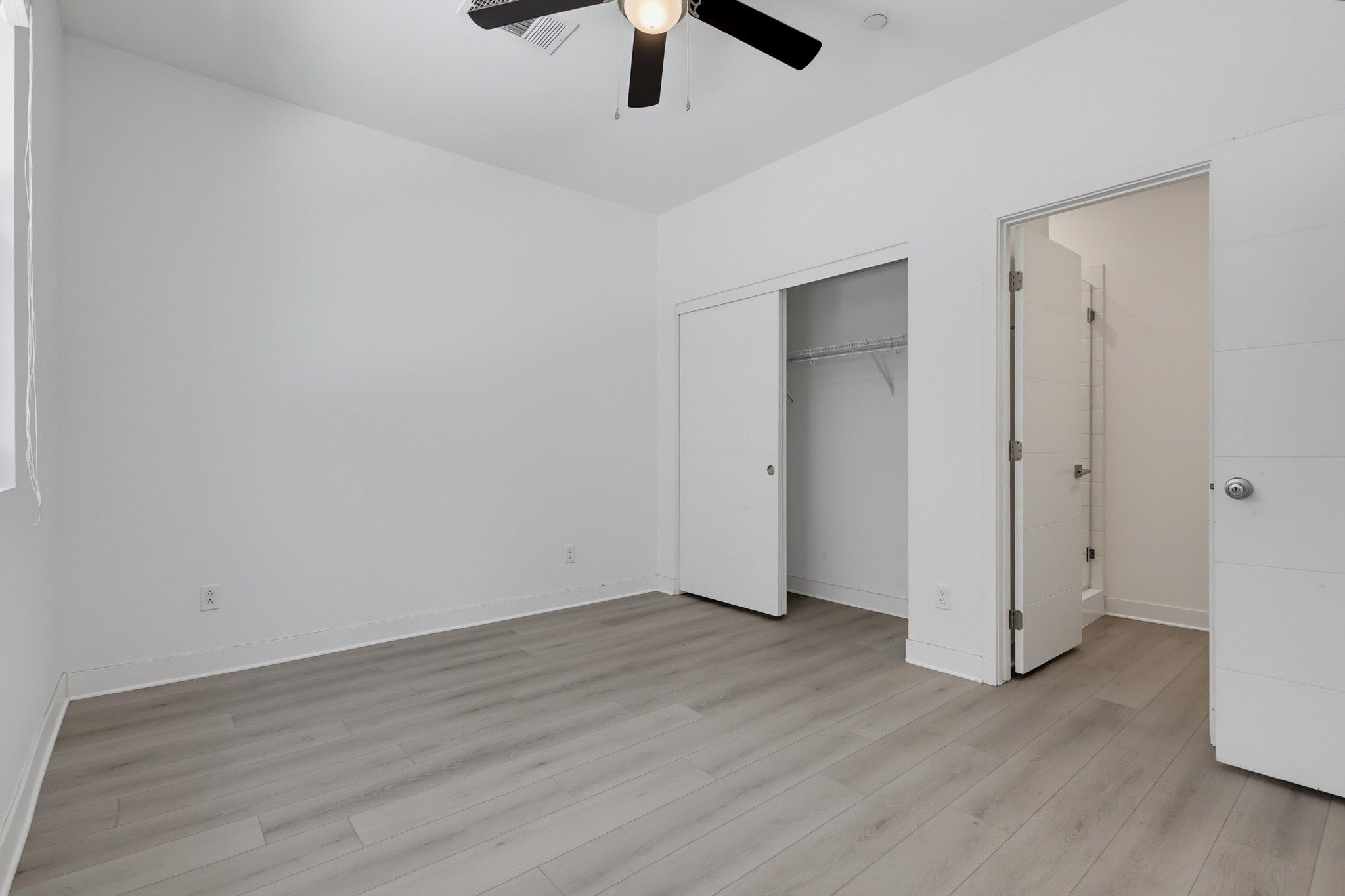Virtual tour photo 47 of 53 for 745 Shoreline Rd