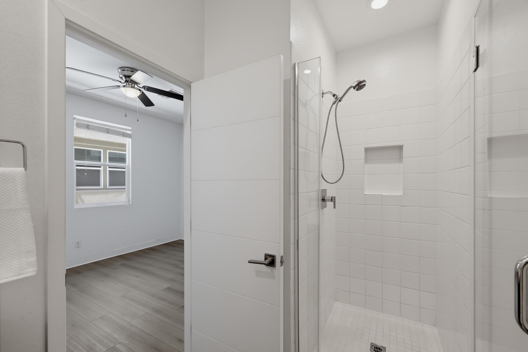 Virtual tour photo 49 of 53 for 745 Shoreline Rd