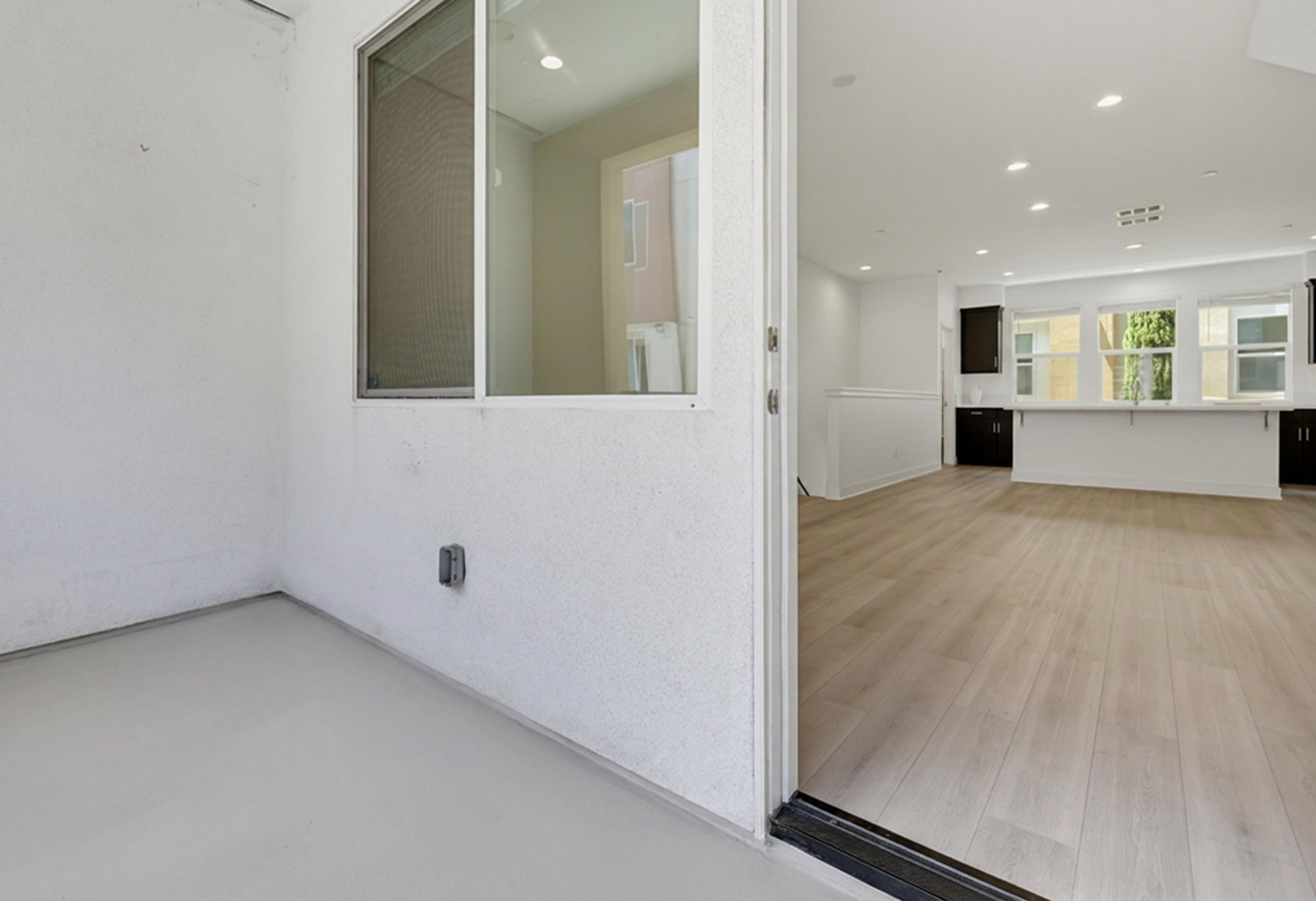 Virtual tour photo 43 of 53 for 745 Shoreline Rd