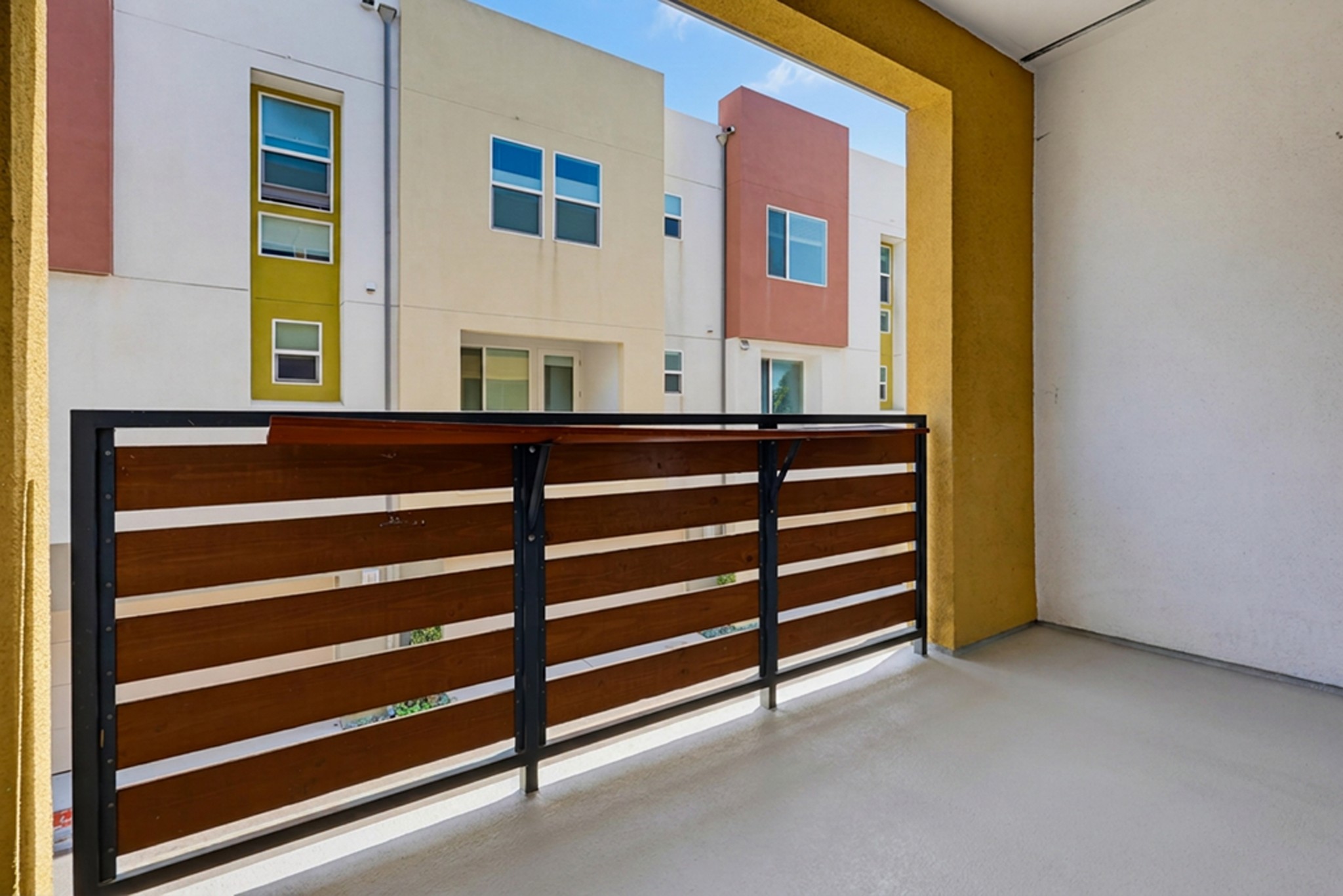 Virtual tour photo 44 of 53 for 745 Shoreline Rd