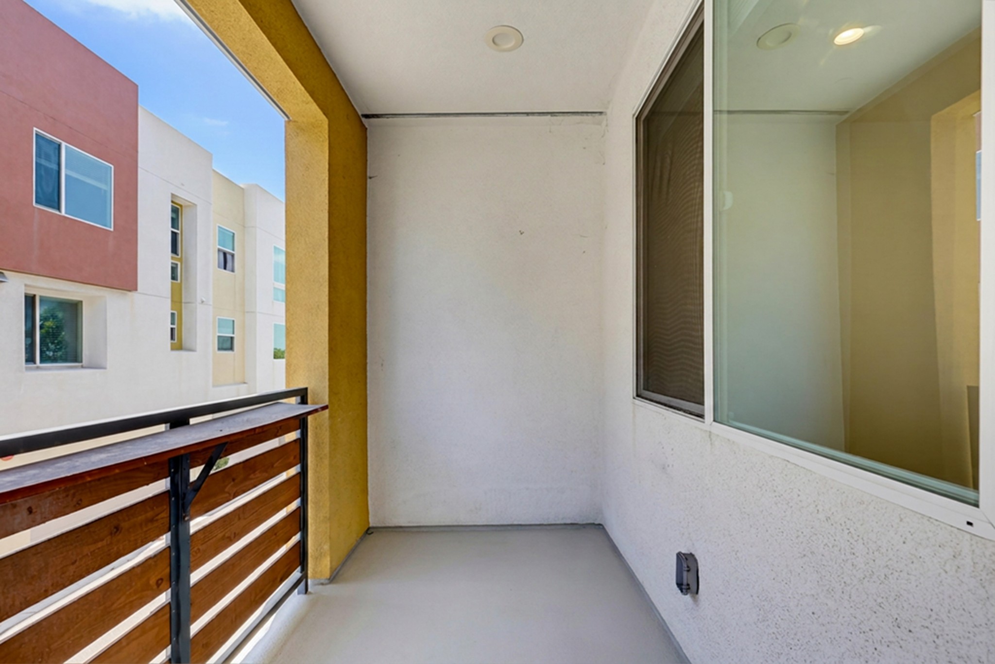 Virtual tour photo 45 of 53 for 745 Shoreline Rd
