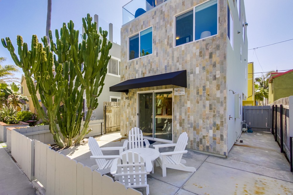 Virtual tour photo 1 of 45 for 745 Zanzibar Ct