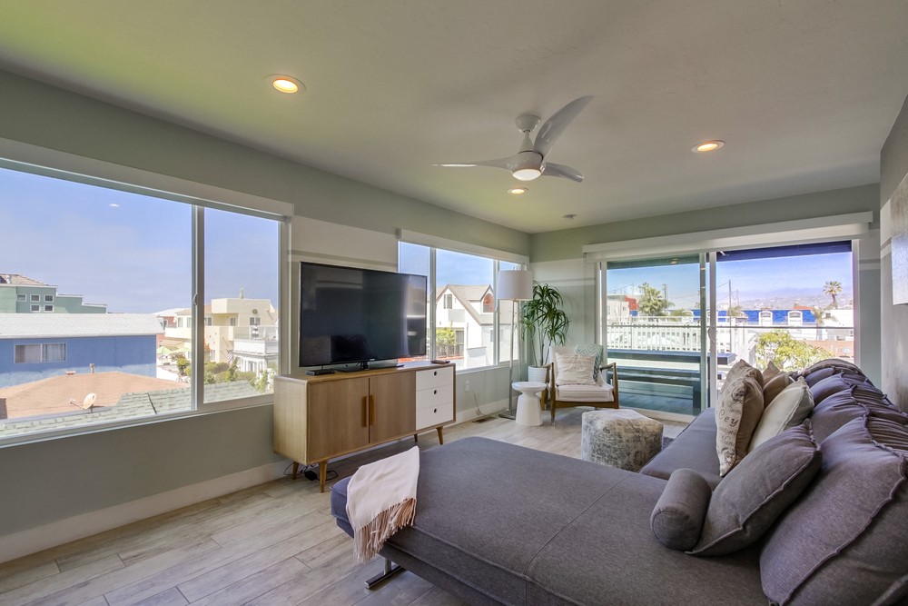 Virtual tour photo 9 of 45 for 745 Zanzibar Ct