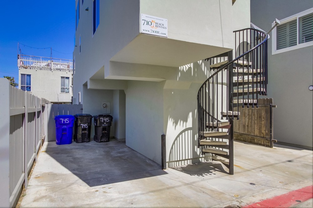 Virtual tour photo 42 of 45 for 745 Zanzibar Ct