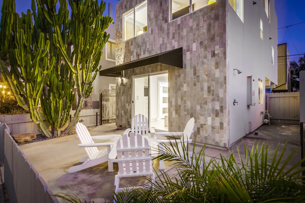 Virtual tour photo 4 of 86 for 745 Zanzibar Ct
