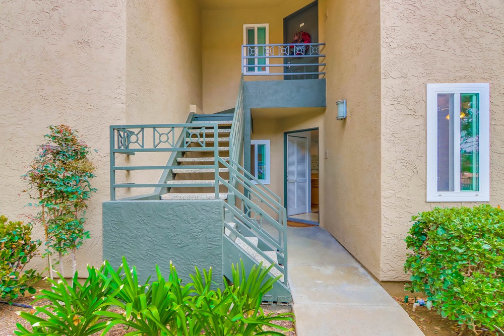 Virtual tour photo 5 of 33 for 7455 Charmant Dr UNIT 1811