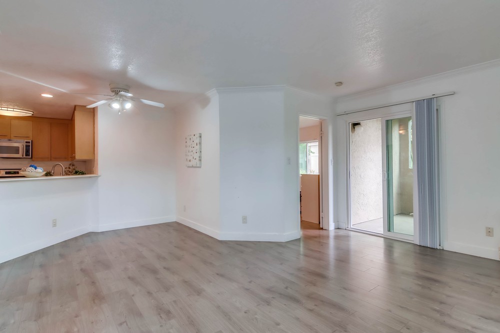Virtual tour photo 10 of 33 for 7455 Charmant Dr UNIT 1811