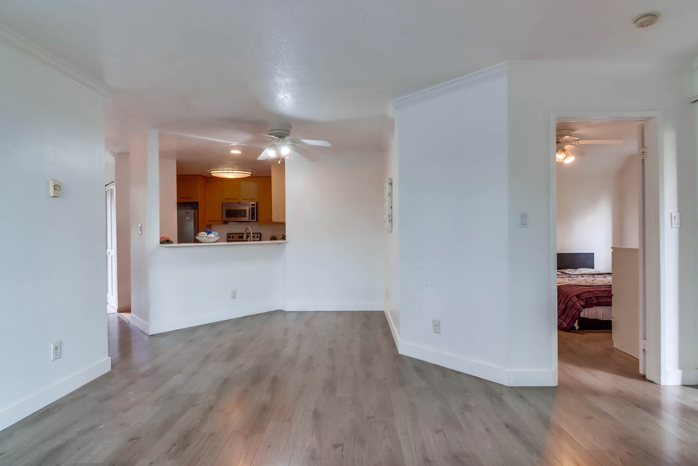 Virtual tour photo 11 of 33 for 7455 Charmant Dr UNIT 1811