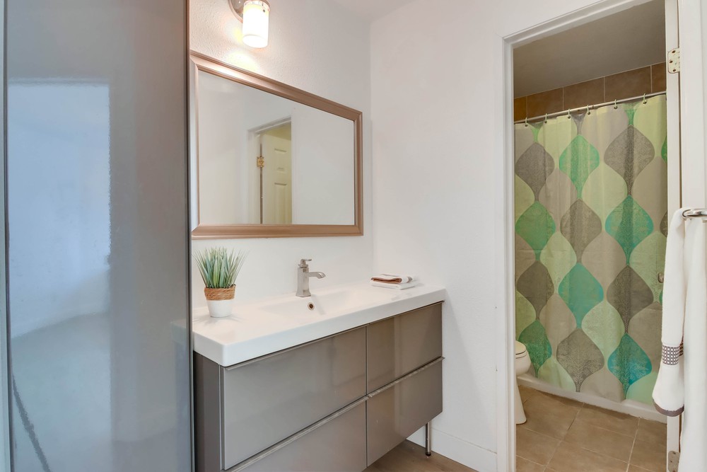 Virtual tour photo 27 of 33 for 7455 Charmant Dr UNIT 1811