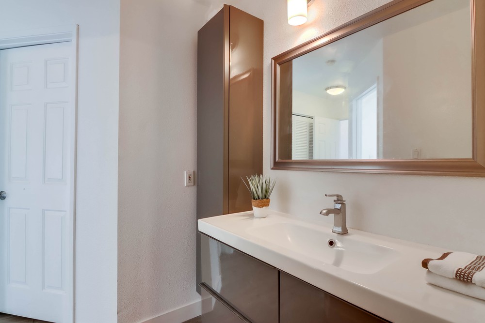 Virtual tour photo 28 of 33 for 7455 Charmant Dr UNIT 1811