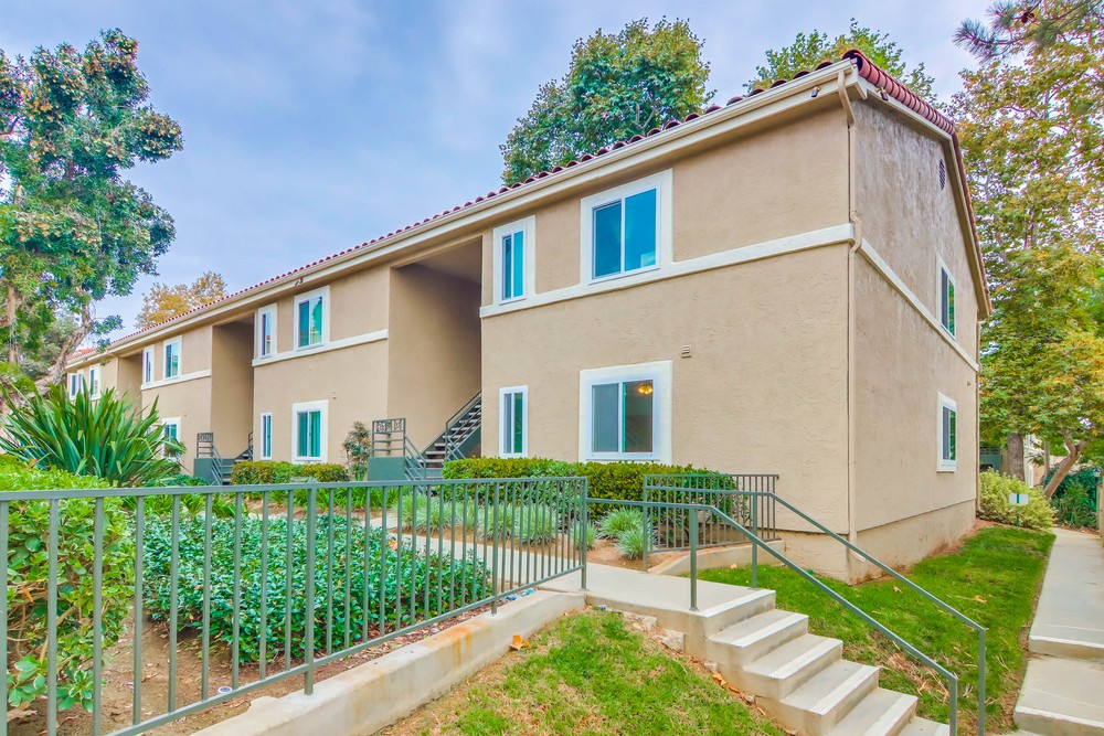 Virtual tour photo 3 of 33 for 7455 Charmant Dr UNIT 1811