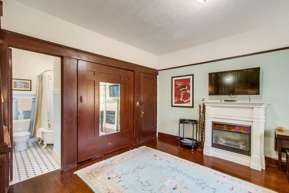 Virtual tour photo 19 of 80 for 747 10th Ave San Diego