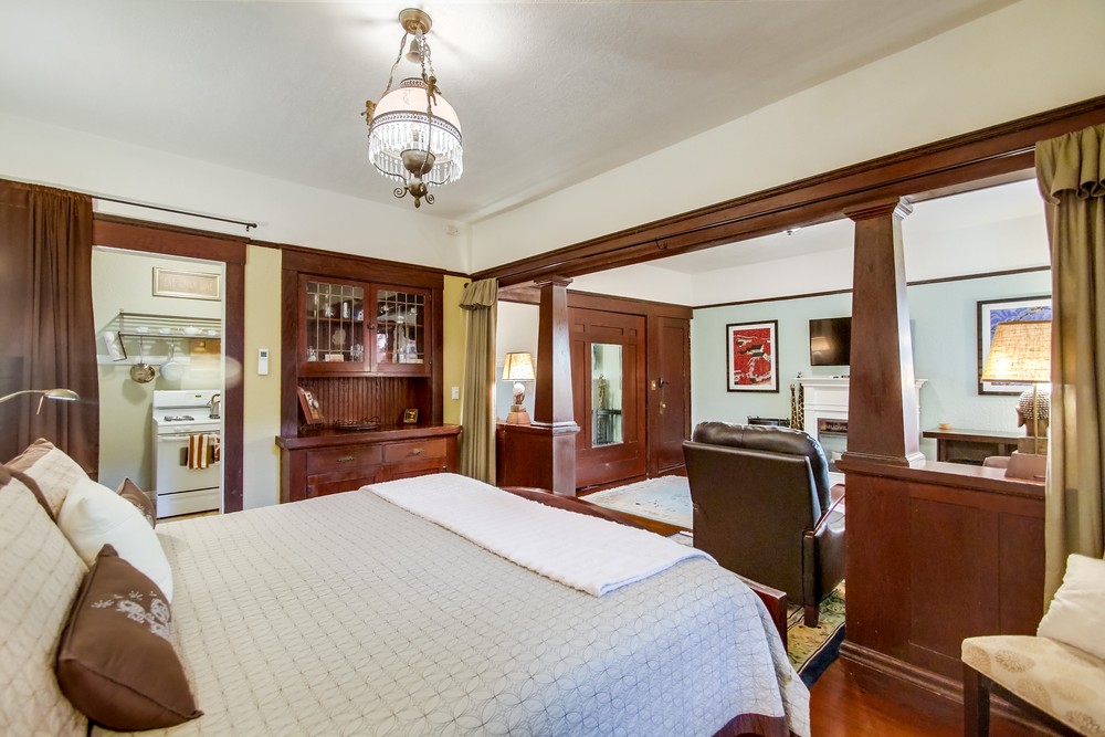 Virtual tour photo 27 of 80 for 747 10th Ave San Diego