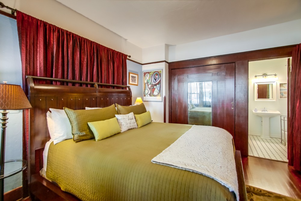 Virtual tour photo 62 of 80 for 747 10th Ave San Diego