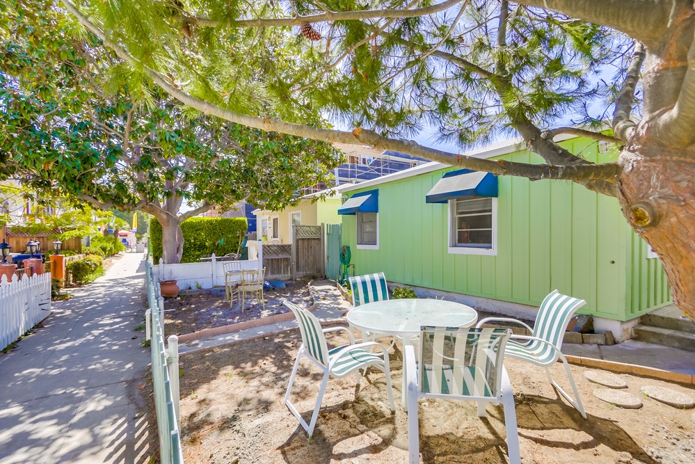Virtual tour photo 4 of 24 for 747 Island Court